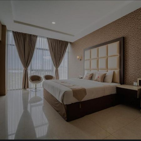 Osaka Hotel Batam Nagoya Bagian luar foto