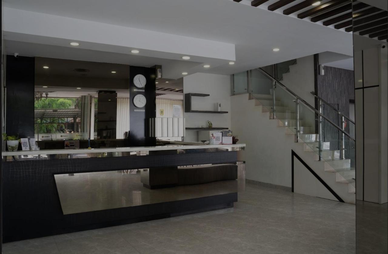 Osaka Hotel Batam Nagoya Bagian luar foto