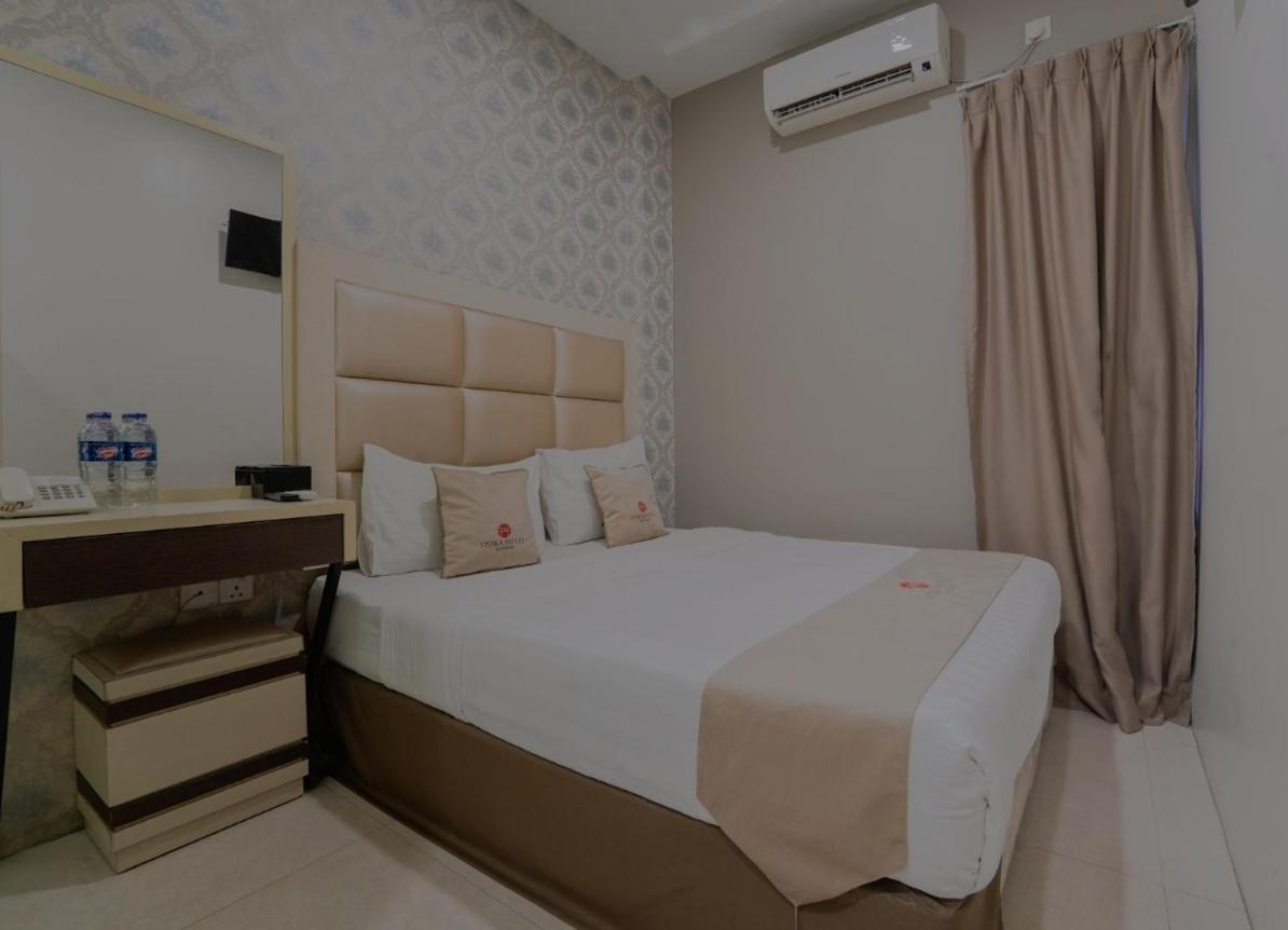 Osaka Hotel Batam Nagoya Bagian luar foto