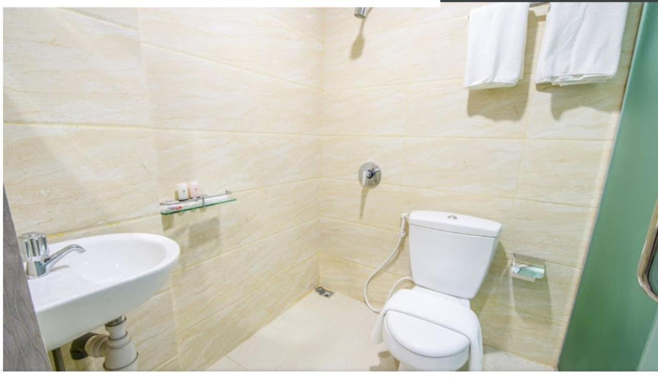 Osaka Hotel Batam Nagoya Bagian luar foto