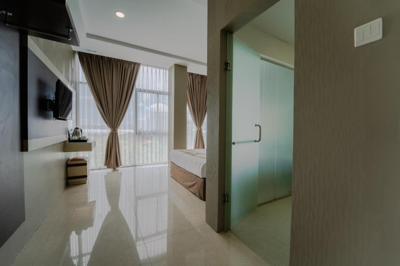 Osaka Hotel Batam Nagoya Bagian luar foto